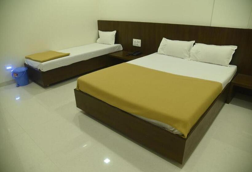 Deluxe Kolmen Hengen Huone, Sai Vidisha Palace