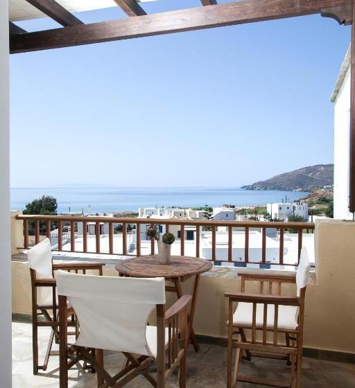 استودیوی استاندارد با چشم‌انداز دریا, Ionia Studios