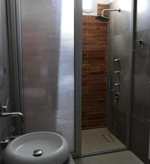 خانه 2 خوابه, Ionia Studios