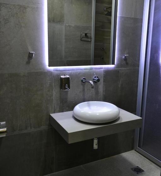 خانه 2 خوابه, Ionia Studios