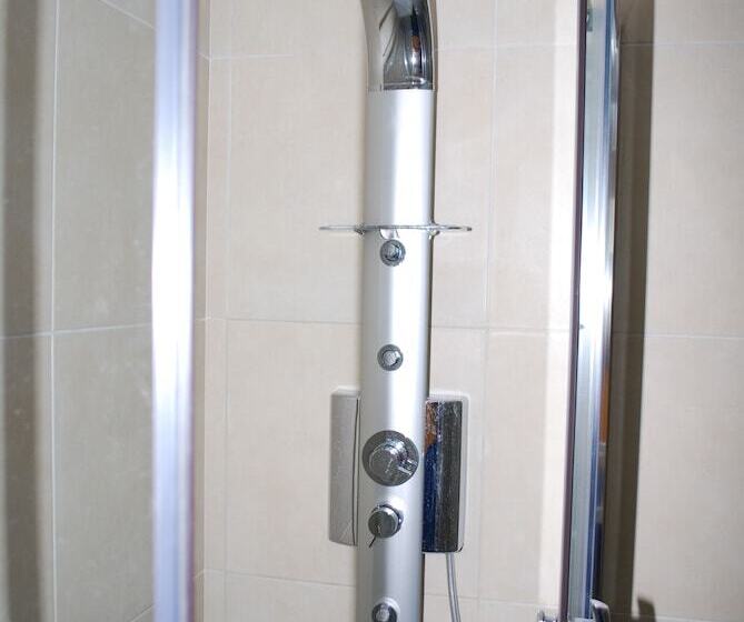 이코노미 룸, Asimoni Pension