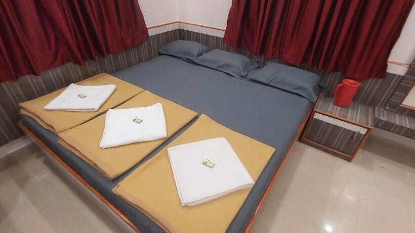Номер Deluxe, Sai Raghunandan Guest House