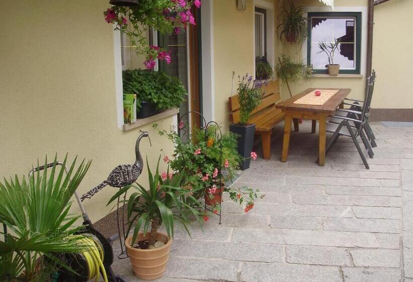 テラスつきの２ベッドルームアパートメント, Haus Christlum