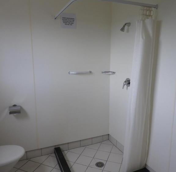 스탠다드 스튜디오, A'abode Motor Lodge