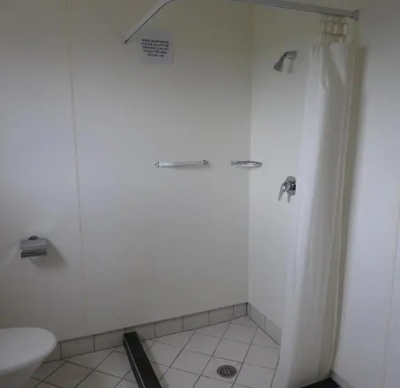 スタンダードスタジオ, Abode Motel