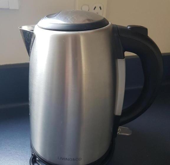 스탠다드 스튜디오, A'abode Motor Lodge