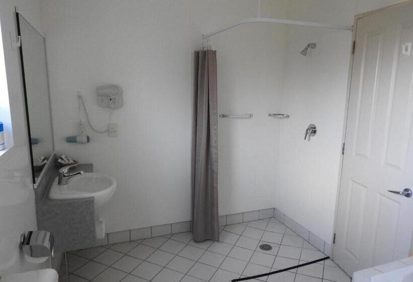 스탠다드 스튜디오, A'abode Motor Lodge