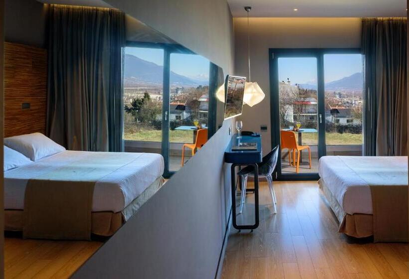 Premium room w/ mountain view, Essence