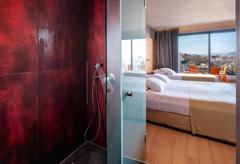 اتاق استاندارد سه نفره, Essence