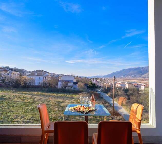 اتاق استاندارد چهار تخته, Essence