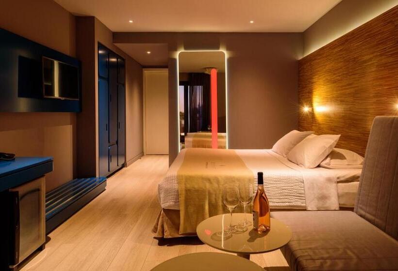 اتاق استاندارد چهار تخته, Essence