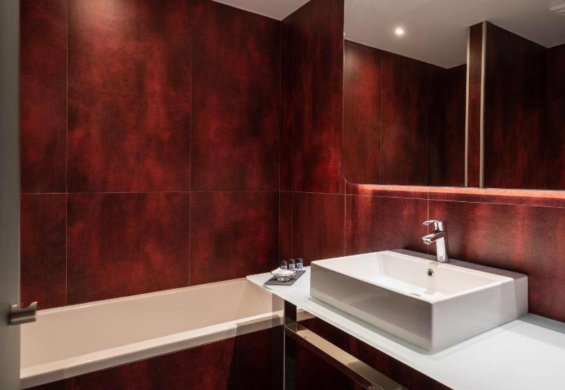 اتاق استاندارد چهار تخته, Essence