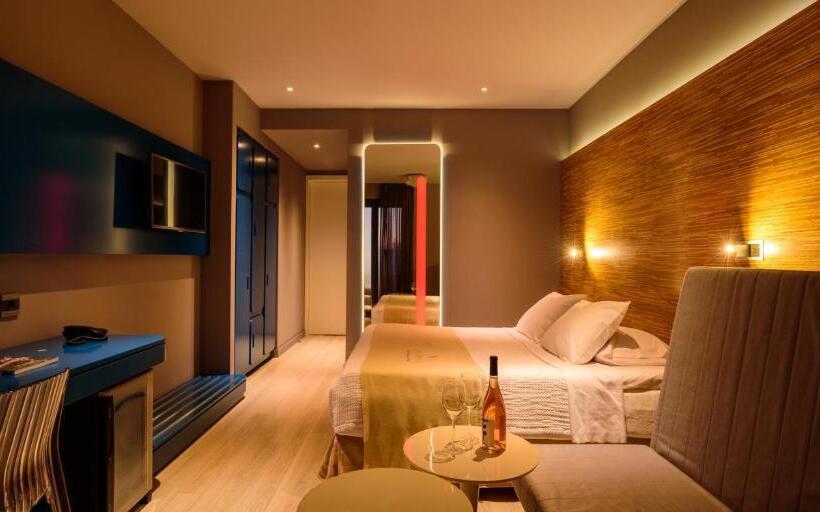 اتاق استاندارد چهار تخته, Essence