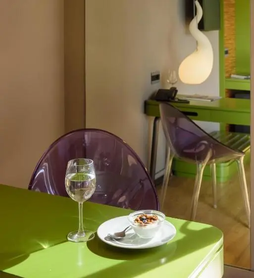 Chambre Comfort Vue Piscine, Essence