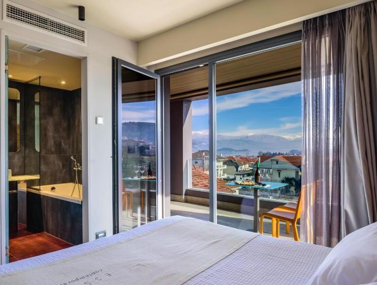 اتاق اجرایی, Essence