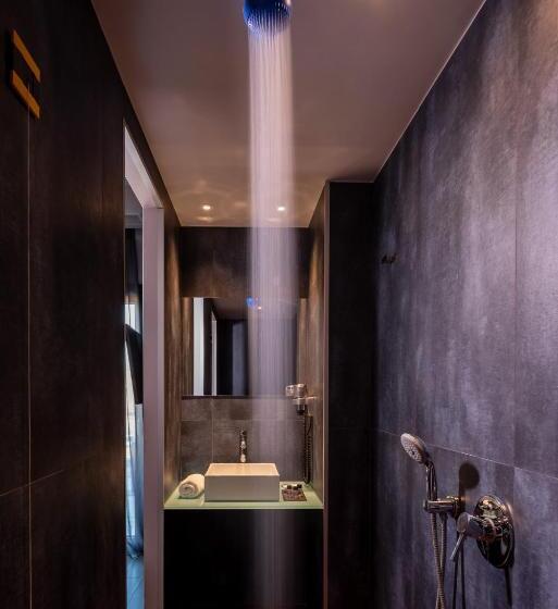 اتاق استاندارد یک نفره, Essence