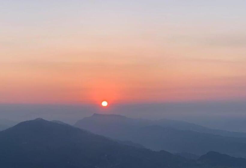 اتاق خانوادگی, Pristine Himalaya