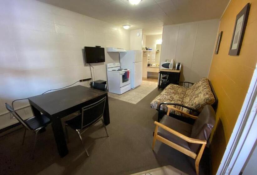 جناح, Dauphin Inn Express