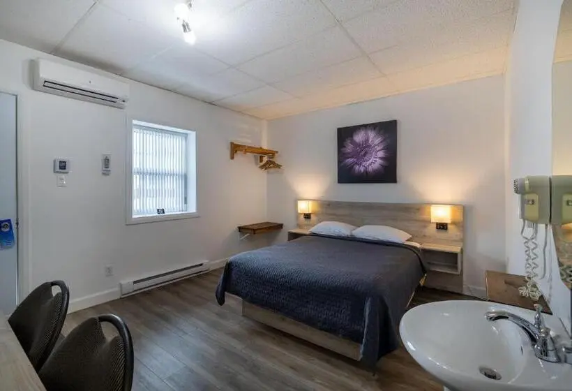 スタンダードルーム, Motel Et Condo Chez Charley