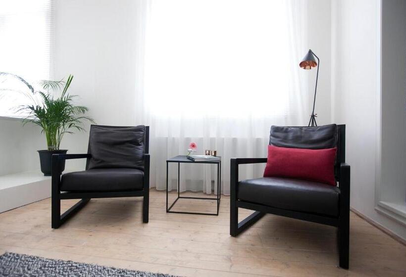 سوییت سوپریور, Maison Nationale City Flats & Suites