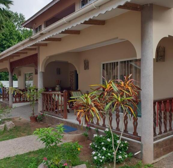 اتاق خانوادگی, Villa Authentique