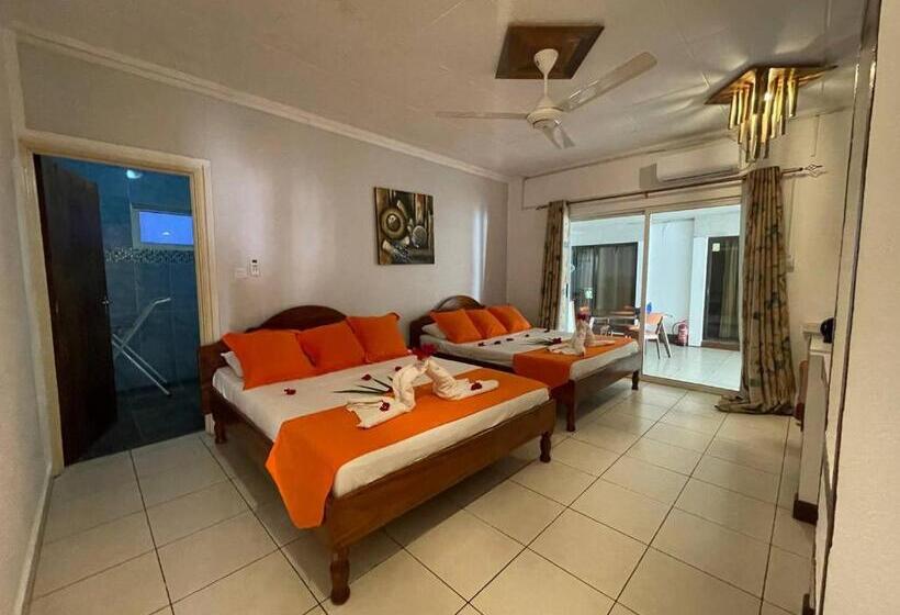 اتاق استاندارد چهار تخته, Villa Authentique