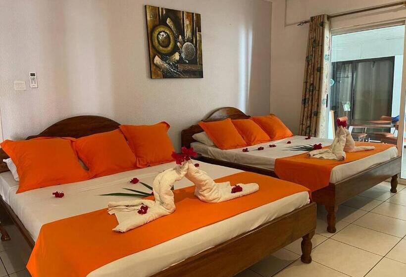 اتاق استاندارد چهار تخته, Villa Authentique