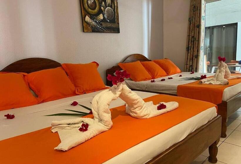 اتاق استاندارد چهار تخته, Villa Authentique