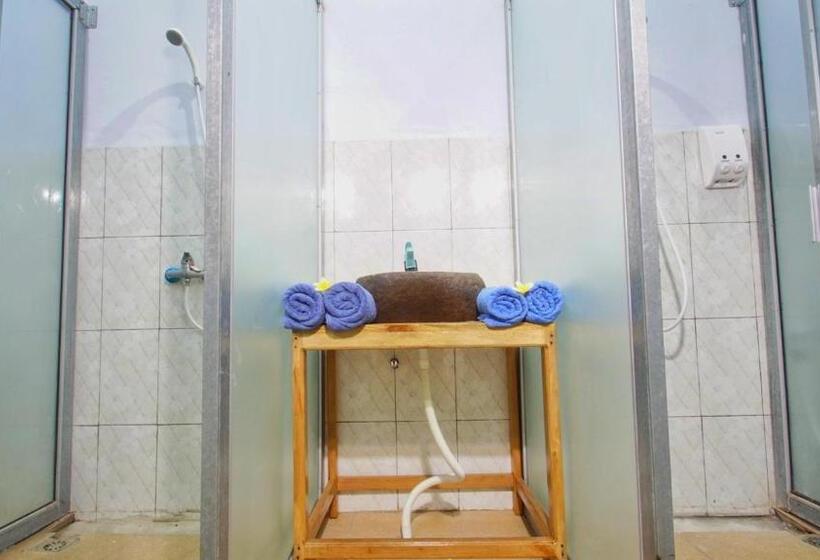 ルームシェアのワンベッド, Sentul Hostel