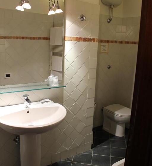 חדר סטנדרט, A La Casa Dei Potenti