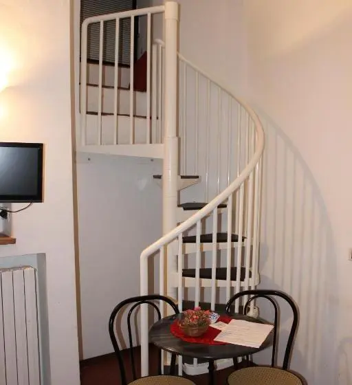 スタンダードトリプルルーム, A La Casa Dei Potenti