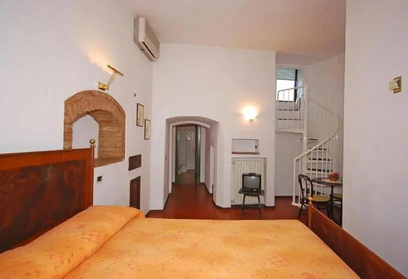 スタンダードトリプルルーム, A La Casa Dei Potenti