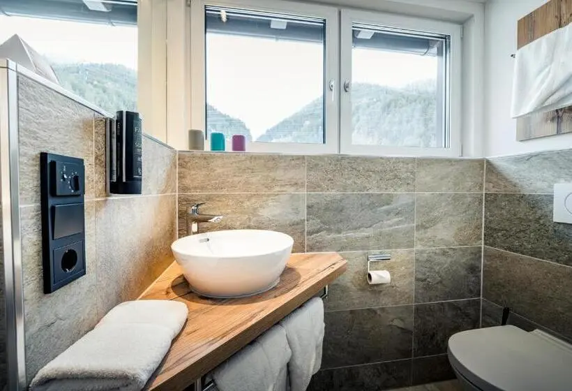 コンフォートトリプルルーム, Pension Der Steinbock Das 300 Jahre Alte Bauernhaus Tirol