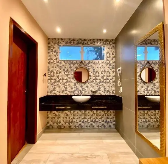 سوییت, Pousada Litoral Paraty