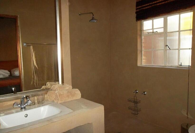 スタンダードルーム, Ku De Ta B&b