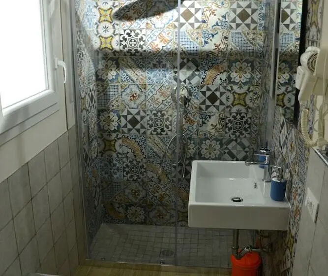 اتاق کلاسیک چهارنفره, B&b Stella Maris Trapani Centro