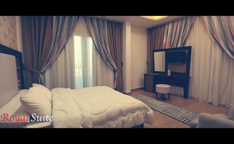 سوییت سوپریور, Dolphin Ras El Bar