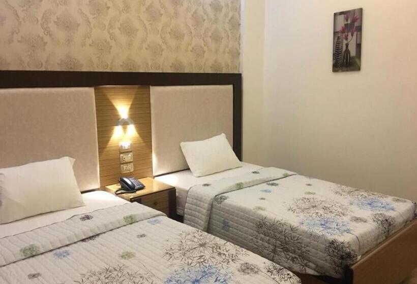 سوییت سوپریور, Dolphin Ras El Bar