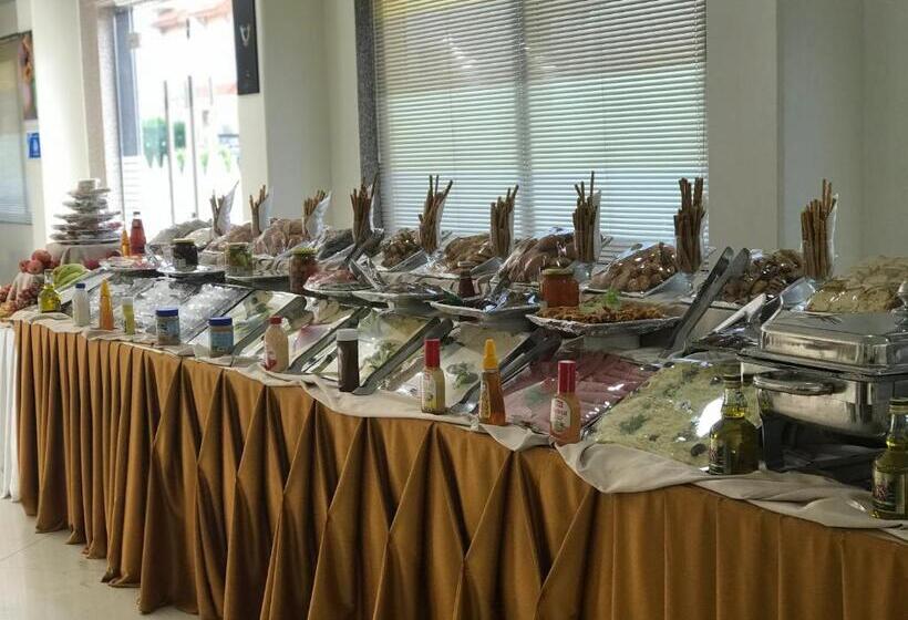 سوییت سوپریور, Dolphin Ras El Bar