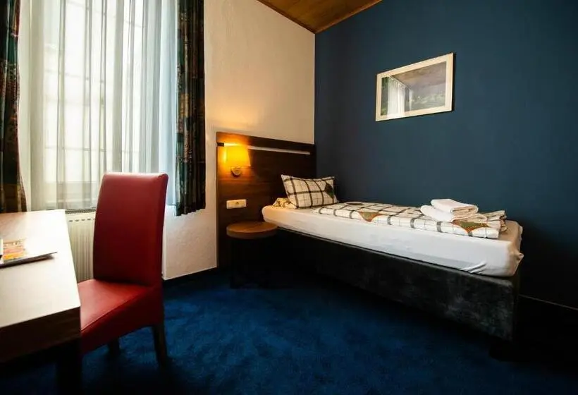 Quarto standart individual, Frankischer Hof