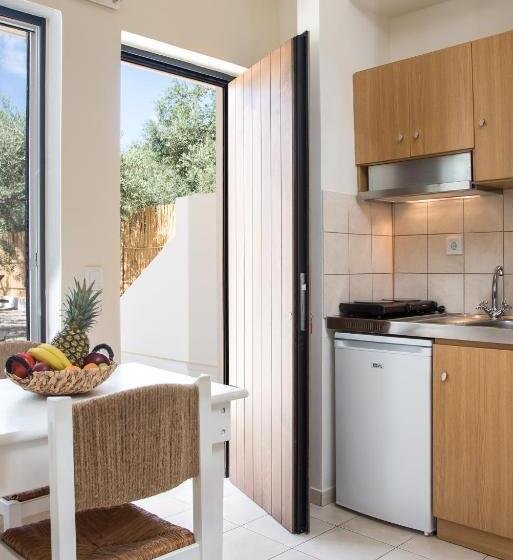 إستوديو قياسى مطلّ علي الحديقة, Kanso Rooms