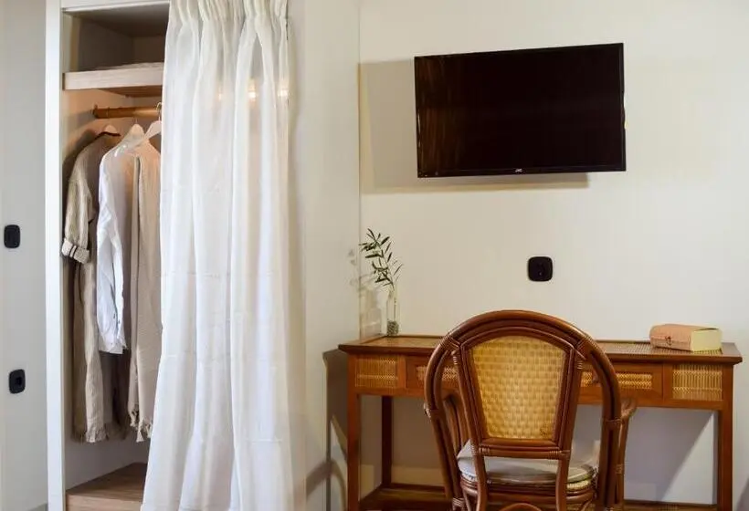 プールの見えるスーペリアルーム, Kanso Rooms