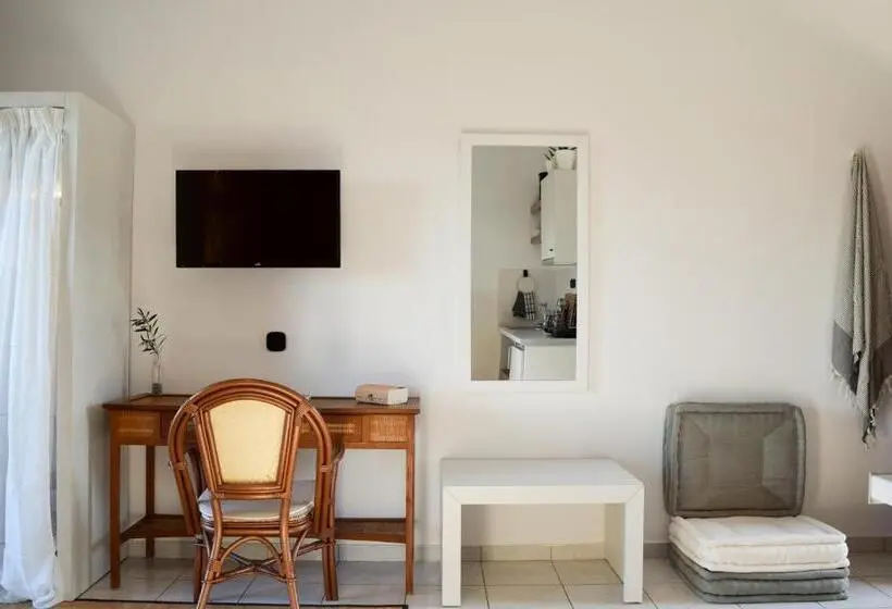 プールの見えるスーペリアルーム, Kanso Rooms