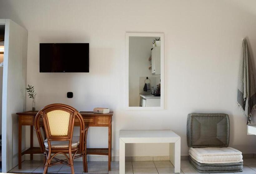 غرفة سوبيريور مطلّة علي البحر, Kanso Rooms