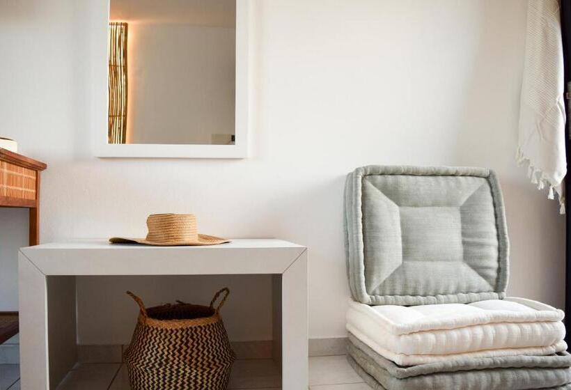 غرفة سوبيريور مطلّة علي البحر, Kanso Rooms