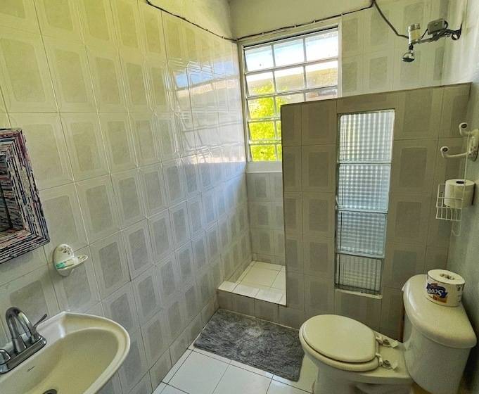 اتاق استاندارد با سرویس بهداشتی مشترک, Villa Eshta