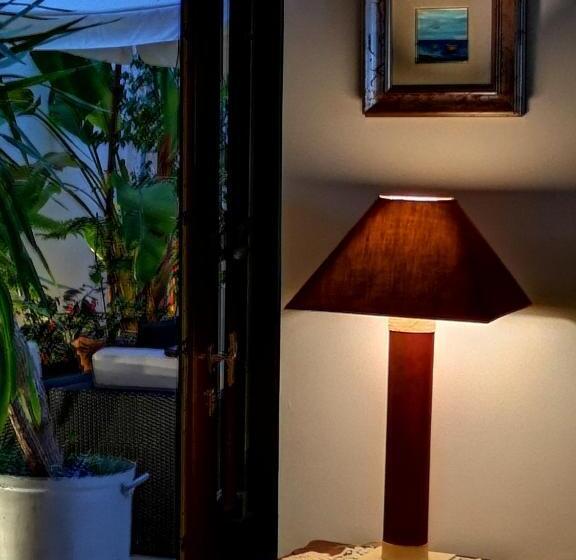 غرفة قياسية ثلاثية, B&b Corti Carmela