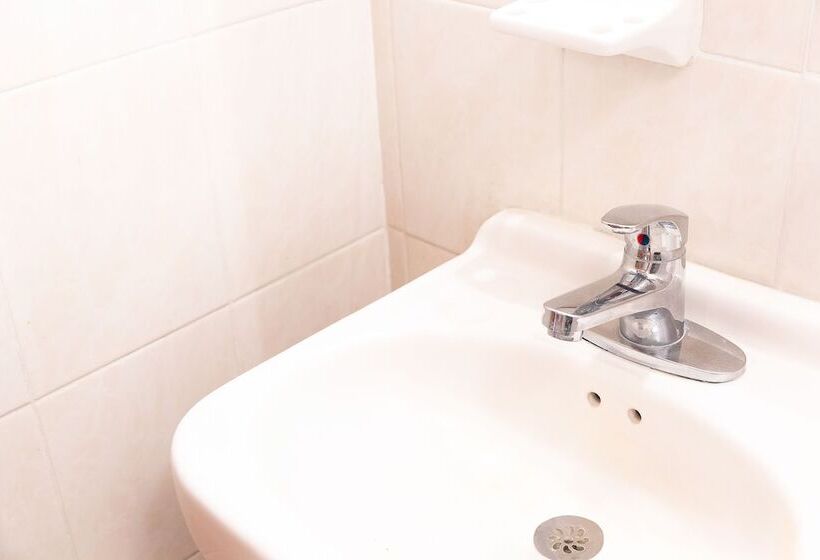 غرفة قياسية ثلاثية, Casablanca Hotel Tula