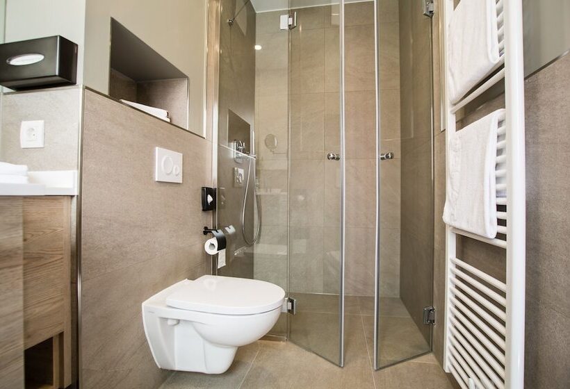 Номер Стандарт, Atlas Leipzig