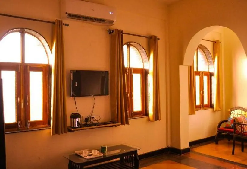Deluxe Room, Vamdev Fort
